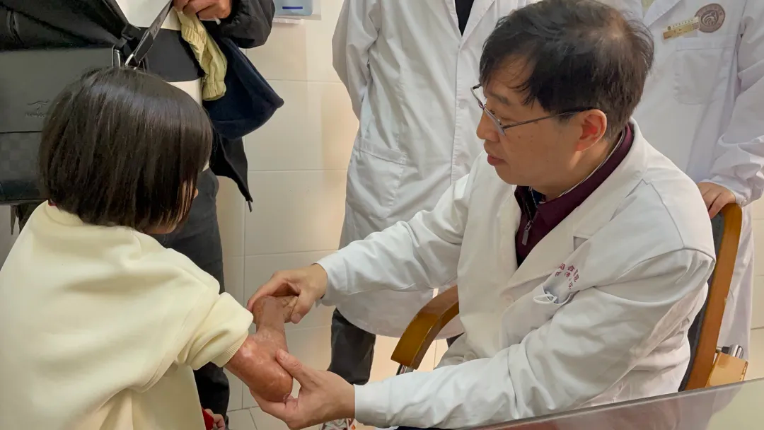 上海同合骨科医院三赴云南开展骨病筛查，公益之行再启新程